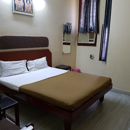 Sri Sai Residency Hotel Tirupati Exterior photo